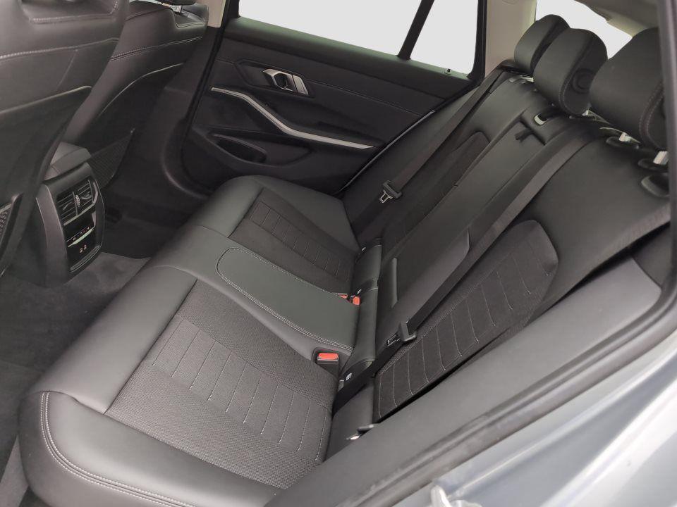 BMW 330 330i Touring