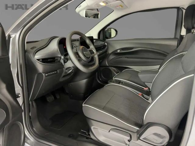 Fiat 500e Neuer 500 3+1 Kamera Sitzheizung DAB Navi PDC