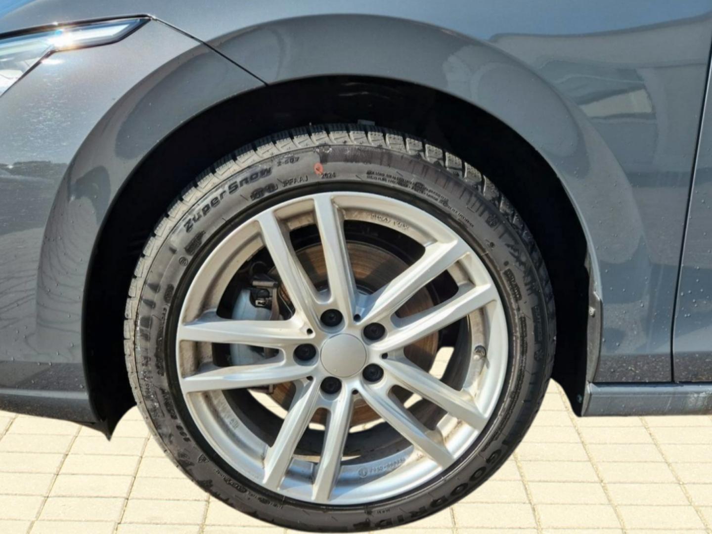 Volkswagen Golf Style