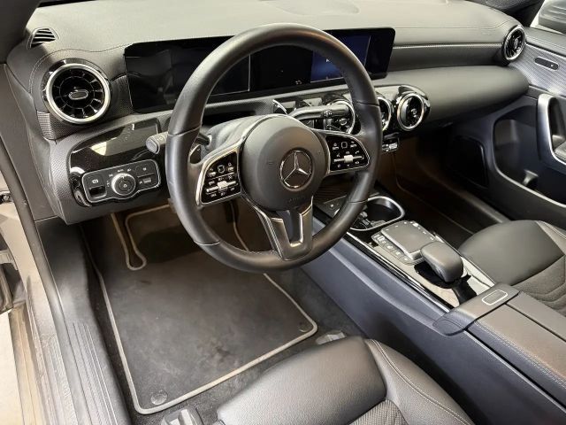 Mercedes-Benz CLA 220 CLA 220 d