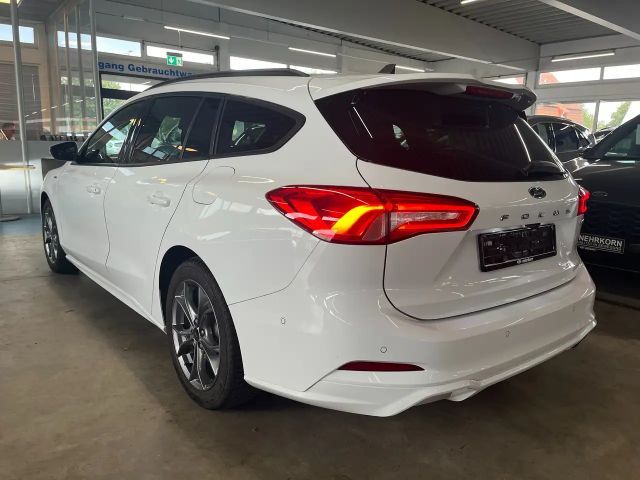 Ford Focus ST Line Wagon