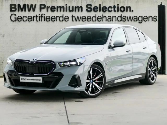 BMW 530 530e M-Sport Sedan