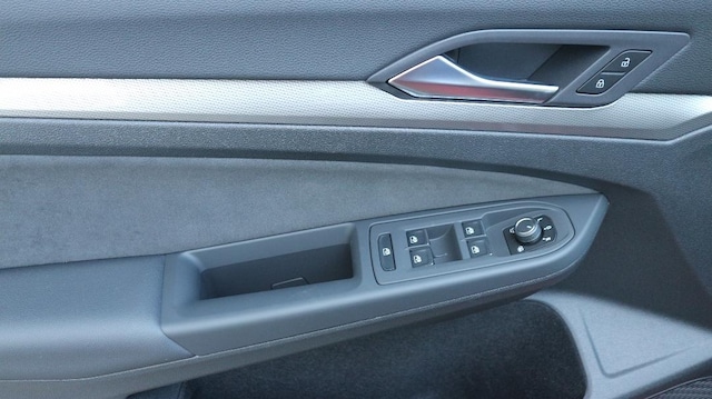 Volkswagen Golf Golf 2.0     StyleDT110 TDID7F