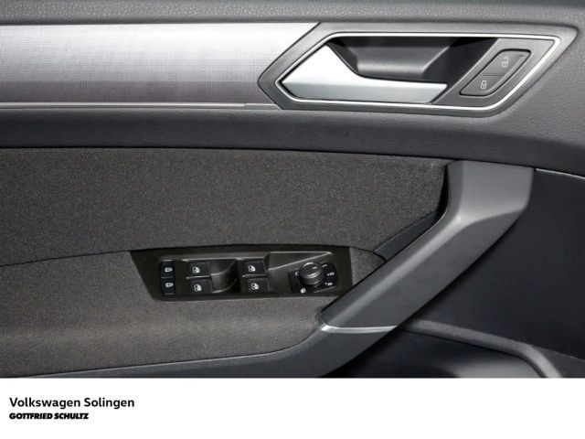 Volkswagen Touran DSG Highline R-Line