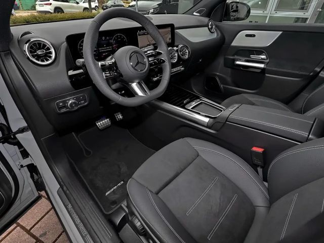 Mercedes-Benz GLA 200 AMG Line