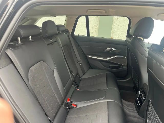 BMW 330 330e Sport Line Touring