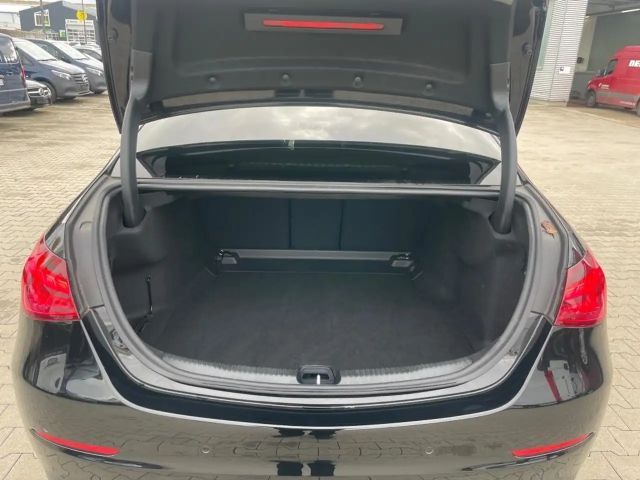 Mercedes-Benz C 200 4MATIC AVANTGARDE Sedan