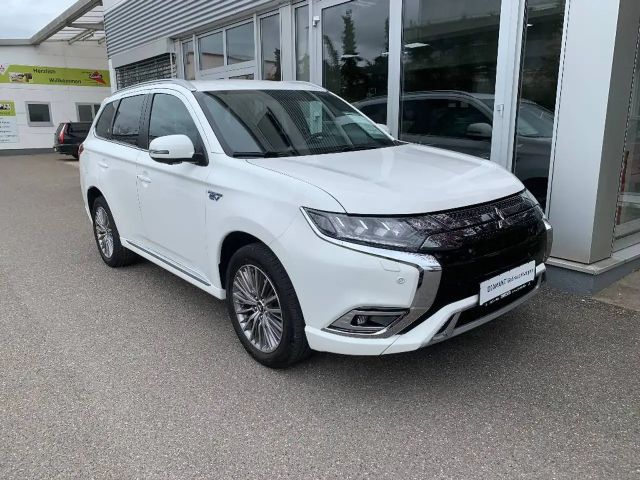 Mitsubishi Outlander 4WD PHEV