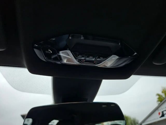 BMW 120 120d Luxury Line Sedan xDrive