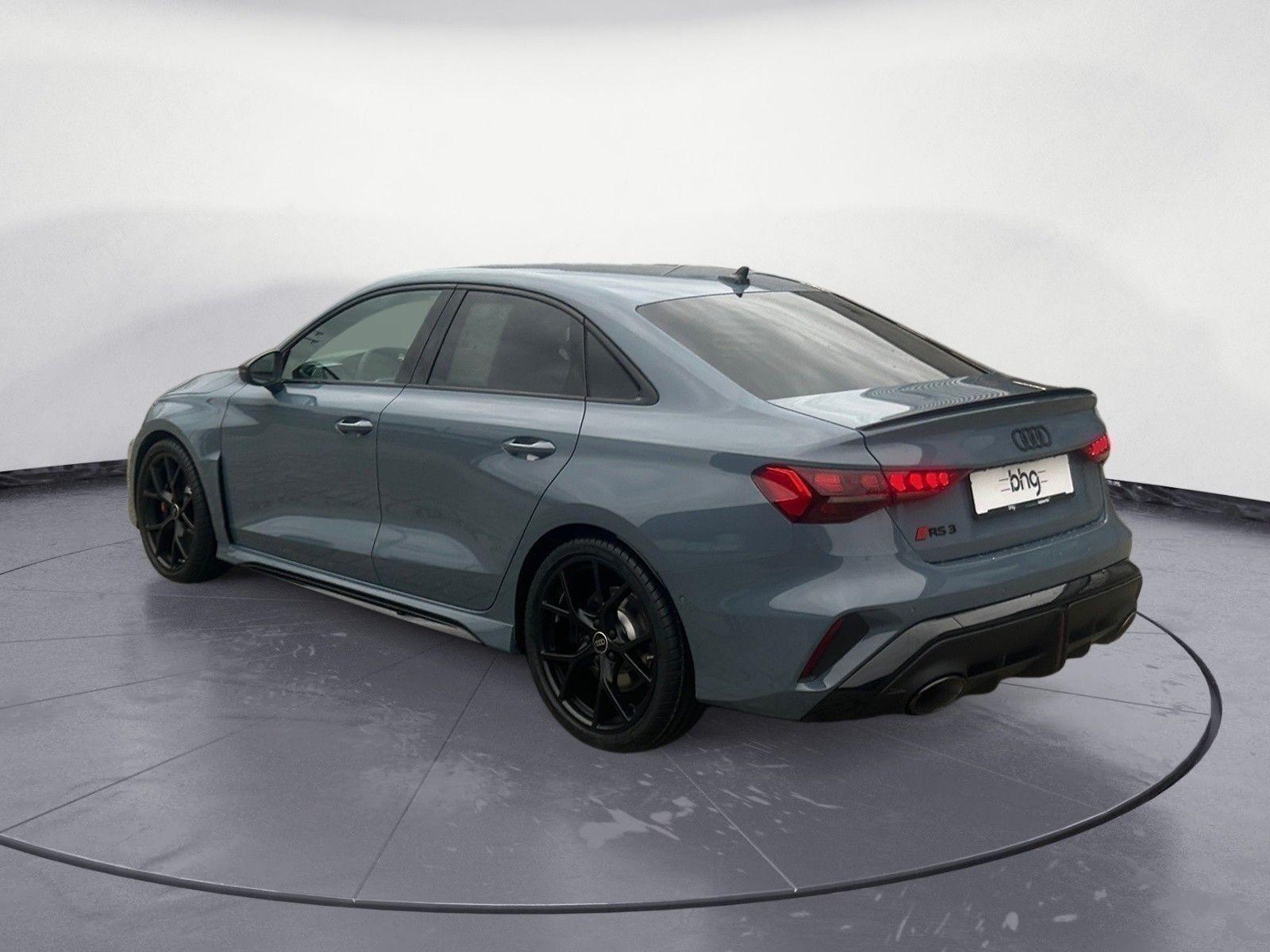 Audi RS3 S-Tronic Sedan