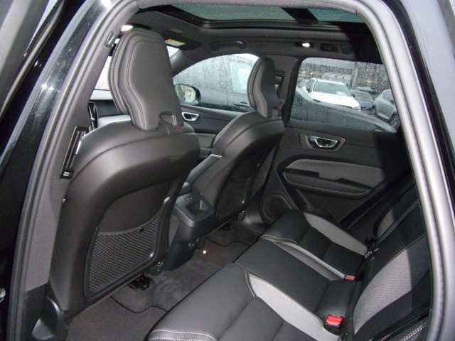 Volvo XC60 AWD Dark Plus