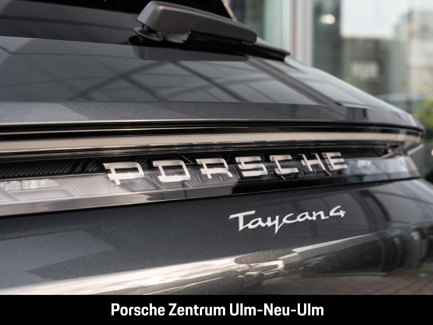 Porsche Taycan 4 Cross Turismo