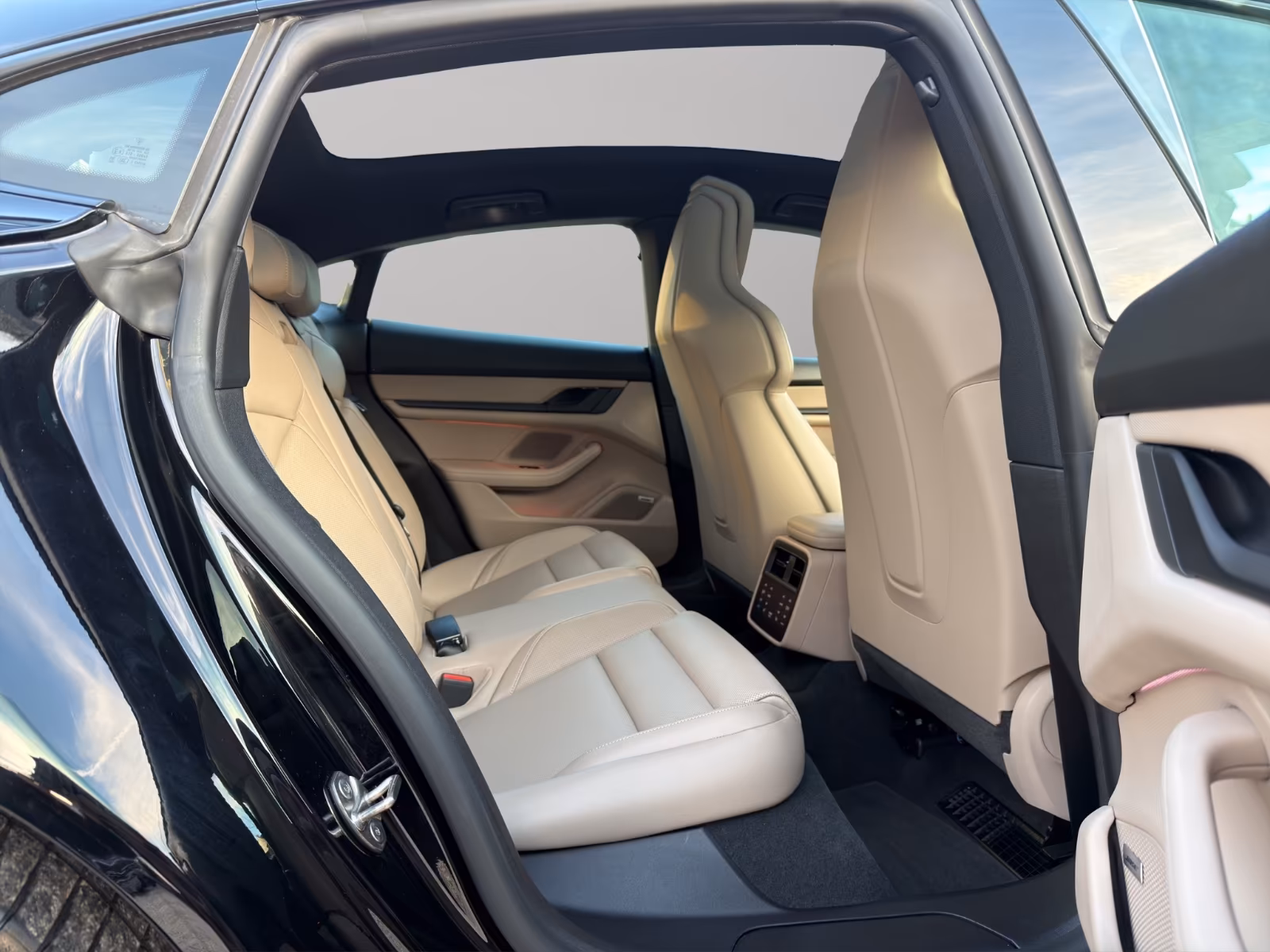 Porsche Taycan Panorama Bose Org. 7.950Km