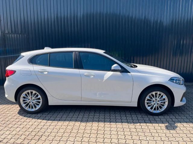 BMW 116 116i 5-deurs Sedan