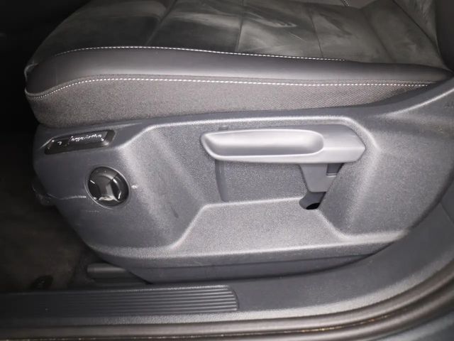 Volkswagen T-Roc 1.5 TSI DSG R-Line