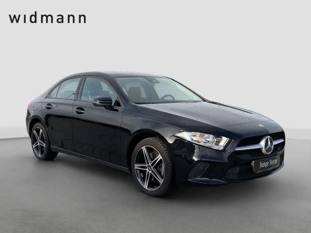 Mercedes-Benz A 250 A 250 e