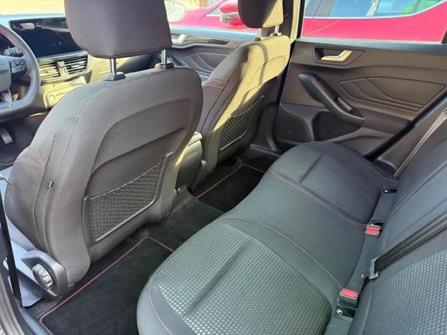 Ford Focus ST Line Wagon