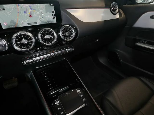 Mercedes-Benz EQA 300 4MATIC