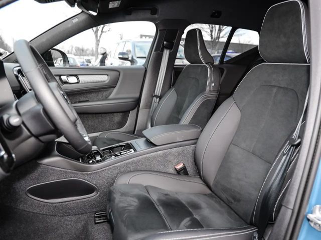 Volvo XC40 Dark Plus