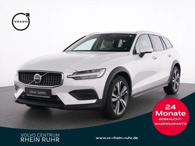 Volvo V60 Cross Country AWD Plus