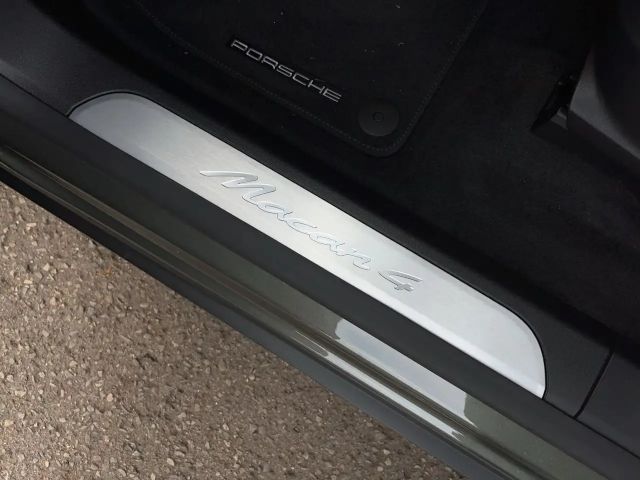 Porsche Macan 4