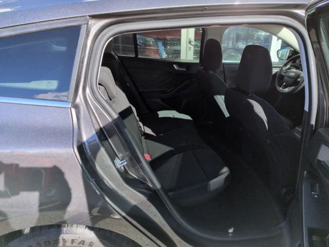 Ford Focus Titanium Wagon