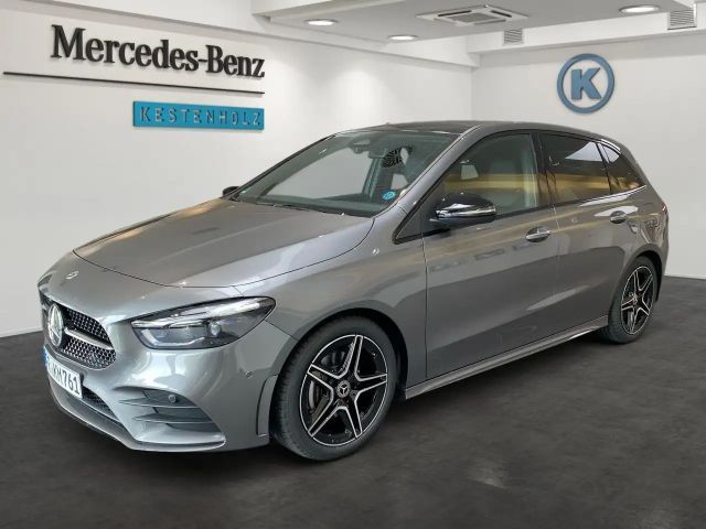 Mercedes-Benz B 200 AMG Line Sedan