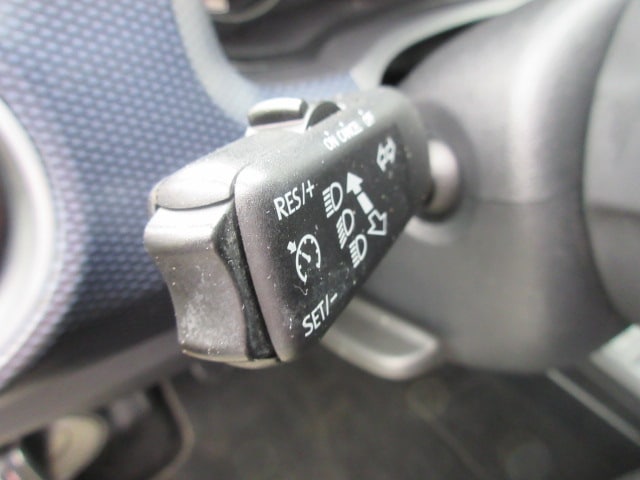 Volkswagen up! 1.0 NAVIV. KAMERA ALU PRIVACY APS SITZHEIZUNG CLIMATRONIC eFH ZV