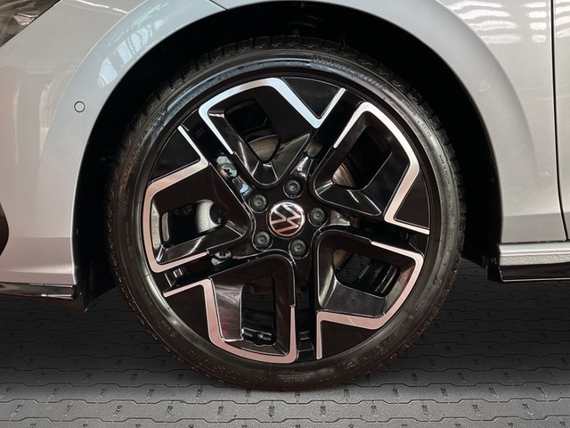 Volkswagen Golf 2.0 TDI DSG Golf VIII R-Line