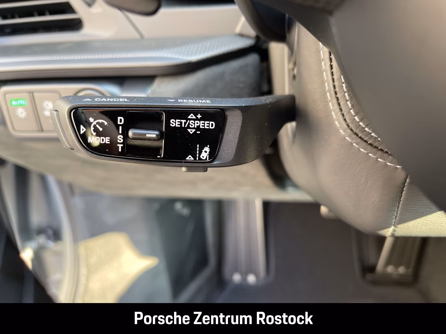 Porsche 911 992 Cabriolet Carrera GTS