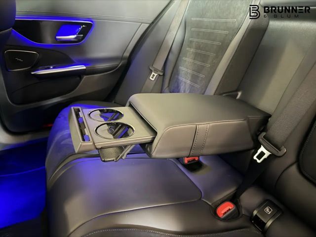 Mercedes-Benz C 200 AMG Line Sedan