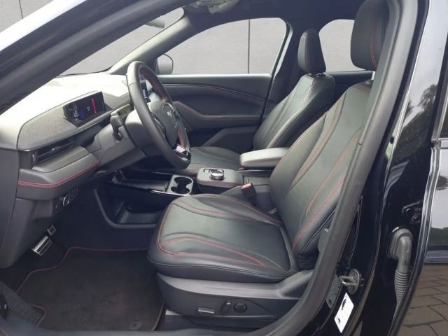 Ford Mustang Mach-E 98 kWh AWD