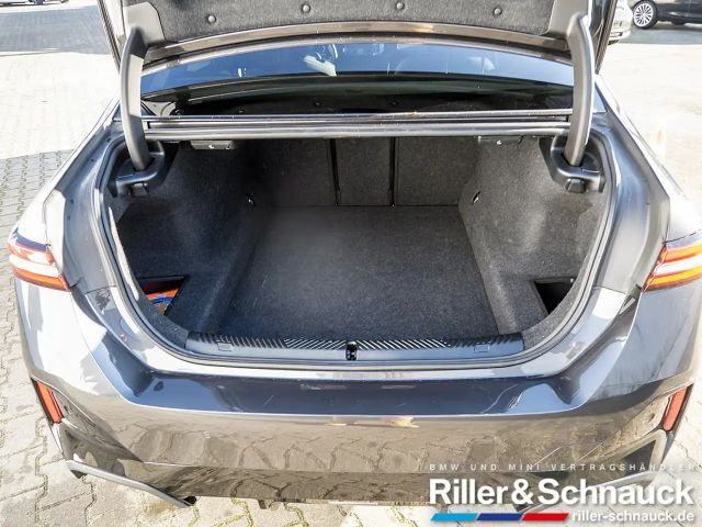 BMW 520 520i M-Sport Sedan