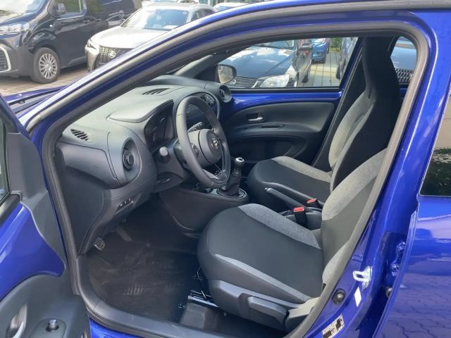 Toyota Aygo X 1.0 VVT-i Business