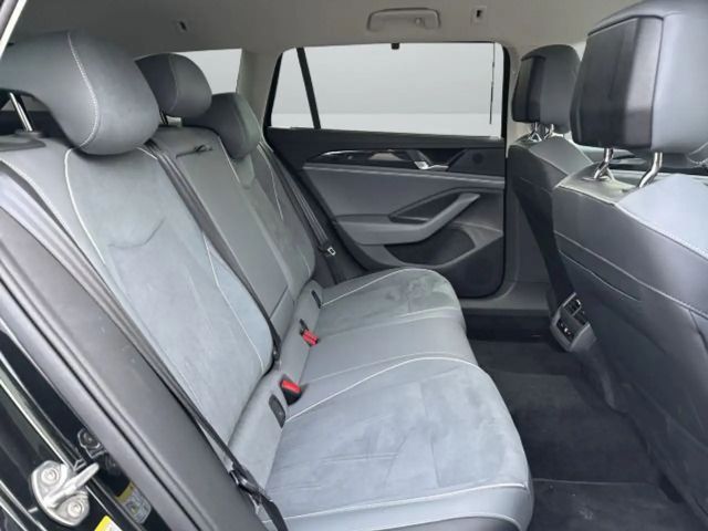 Volkswagen Passat 1.5 eTSI Business DSG