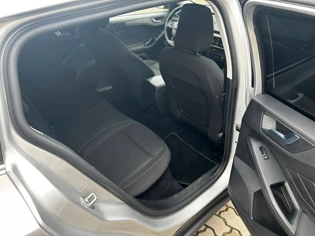 Ford Focus Titanium Wagon