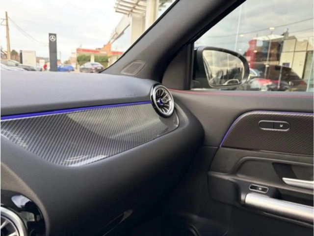 Mercedes-Benz GLA 180 AMG Line