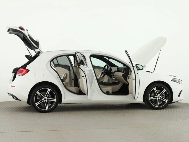 Mercedes-Benz A 250 A 250 e