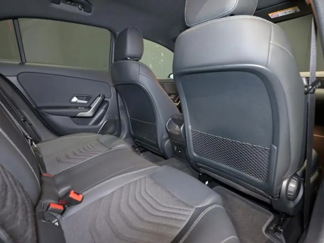 Mercedes-Benz A 180 Progressive