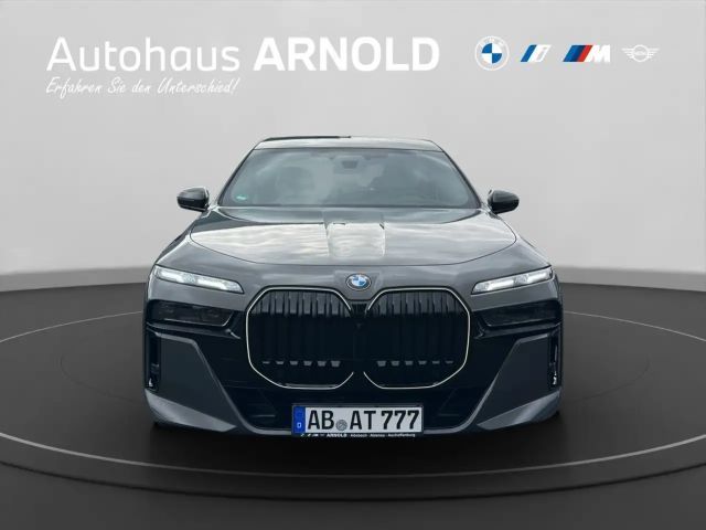 BMW 740 740d M-Sport Sedan xDrive