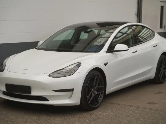 Tesla Model 3 AWD Long Range