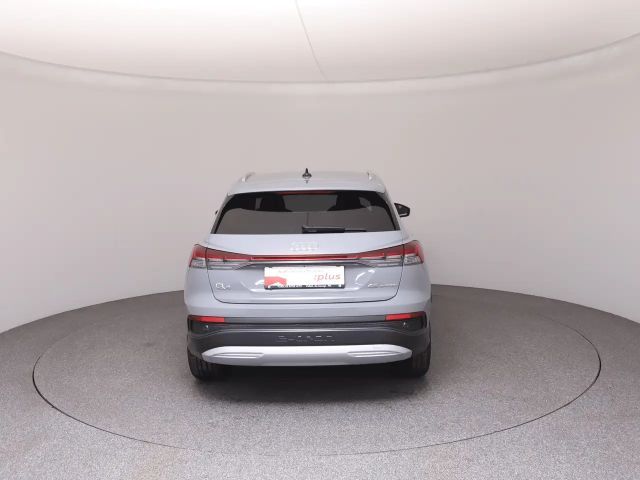 Audi Q4 e-tron Audi Q4 45 e-tron