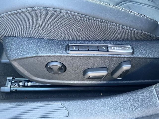 Volkswagen Golf DSG Life Variant