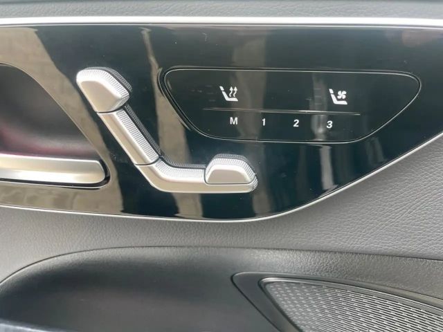 Mercedes-Benz C 200 4MATIC AVANTGARDE Sedan