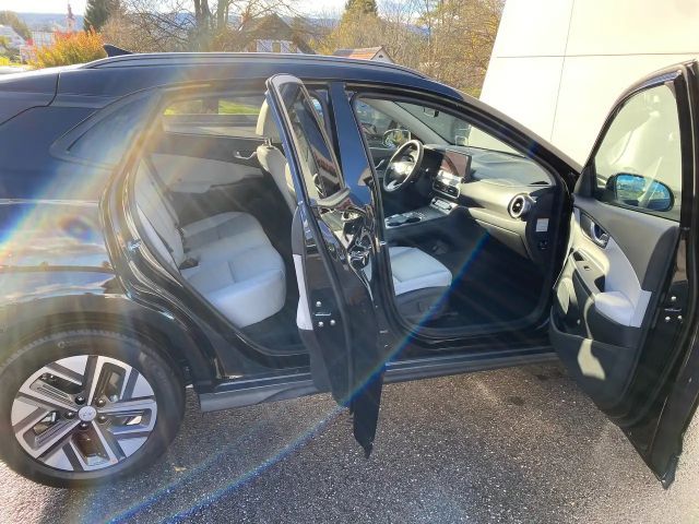 Hyundai Kona 64 kWh Electric