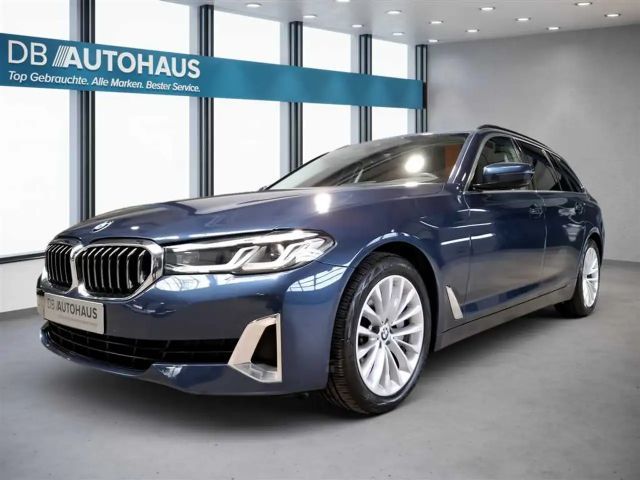 BMW 530 530i Luxury Line Touring xDrive