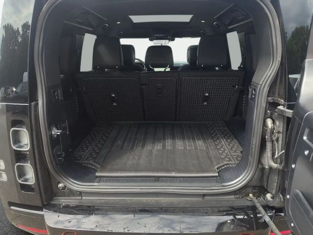 Land Rover Defender 110 D300