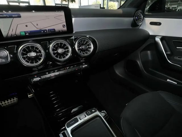 Mercedes-Benz A 200 AMG Line