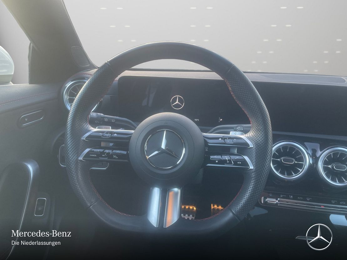 Mercedes-Benz CLA 200 AMG Line Shooting Brake