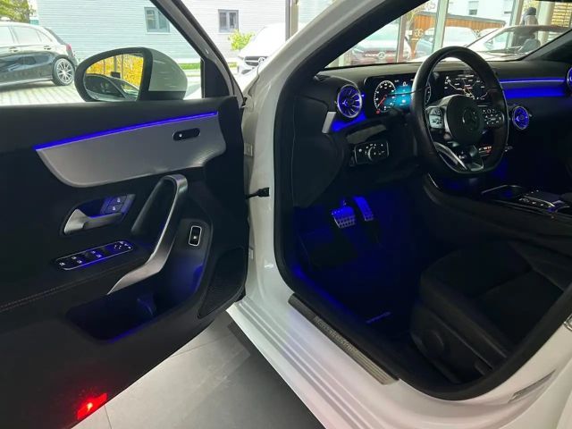 Mercedes-Benz A 250 A 250 e AMG Line